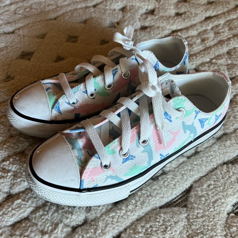 Kids Converse Pink Sharks Print size 1